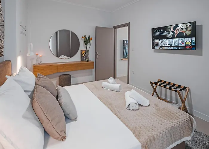 Apartment A Comfortable With Balcony And Easy Parking Near Center *