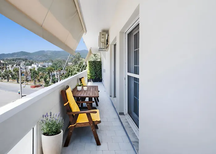 Apartment A Comfortable With Balcony And Easy Parking Near Center *