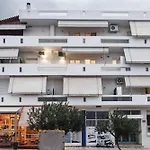 アパート A Comfortable With Balcony And Easy Parking Near Center
