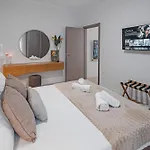 アパート A Comfortable With Balcony And Easy Parking Near Center *