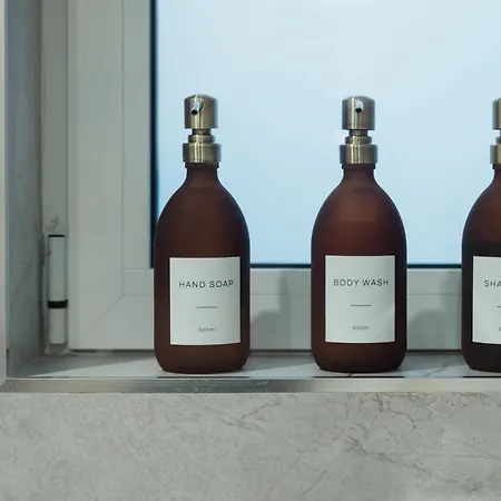 Singer , Close To Center & Easy Street Parking Διαμέρισμα *