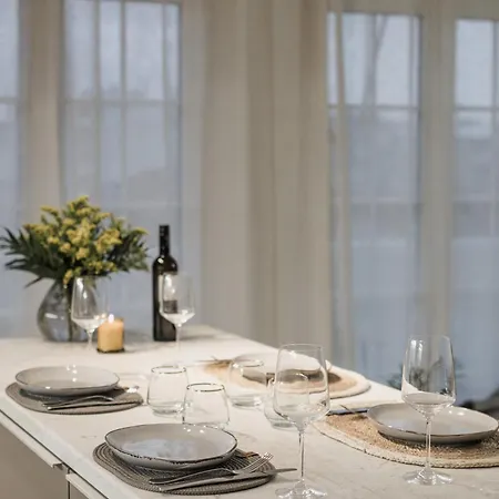 Singer - Luxury Apartment Kalamata