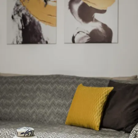 Singer , Close To Center & Easy Street Parking Καλαμάτα