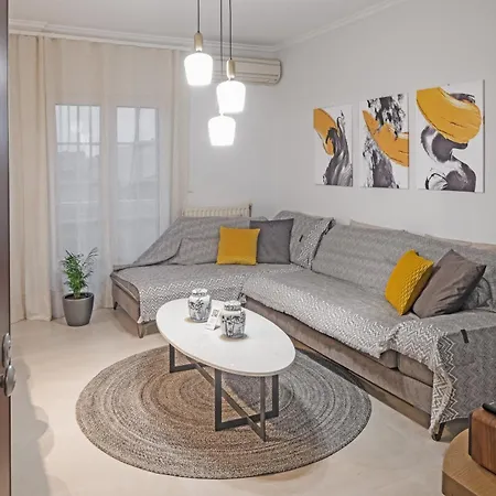 Διαμέρισμα Singer , Close To Center & Easy Street Parking *