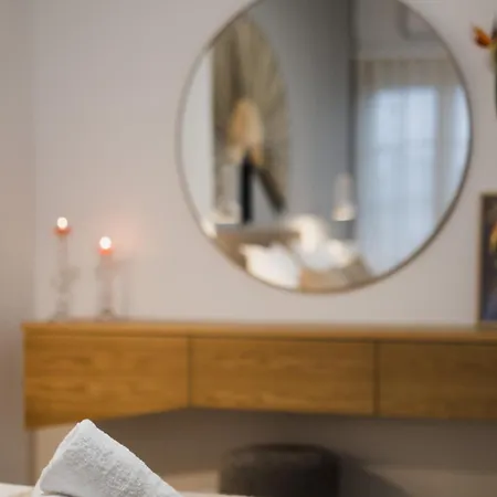 Singer - Luxury Apartment *