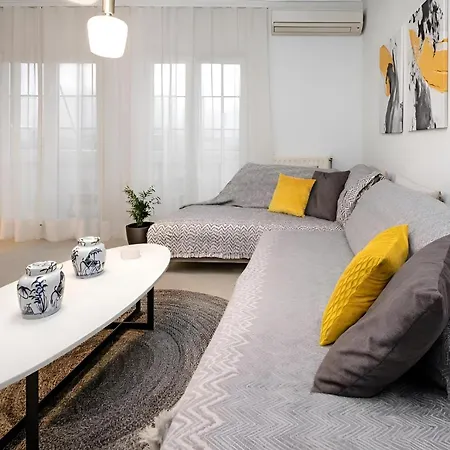 Luxury Suite, 10Min To Center, Quiet & Easy Parking Lägenhet *