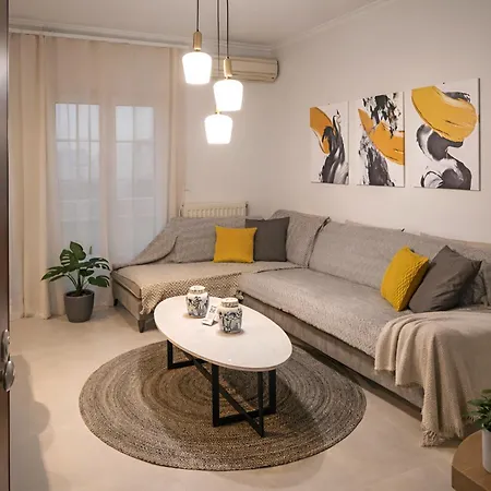 Singer Suite Near Kalamata Centre Appartamento