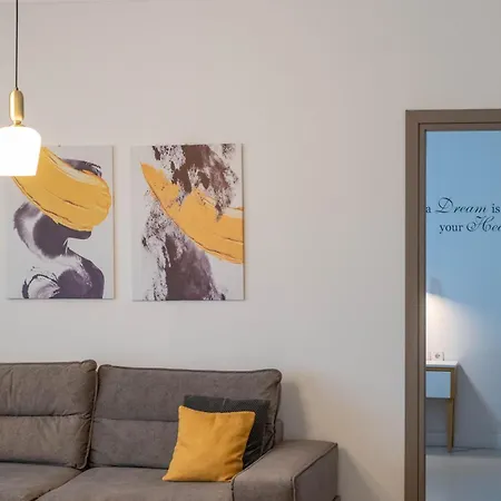 Singer Suite Near Kalamata Centre Appartamento