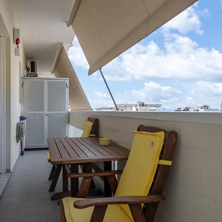 Singer Suite Near Kalamata Centre Appartamento