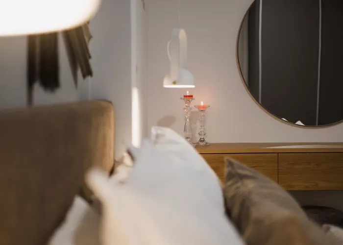 Luxury 60Sqm Apartment With Balcony & Easy Parking, 10Min From Center