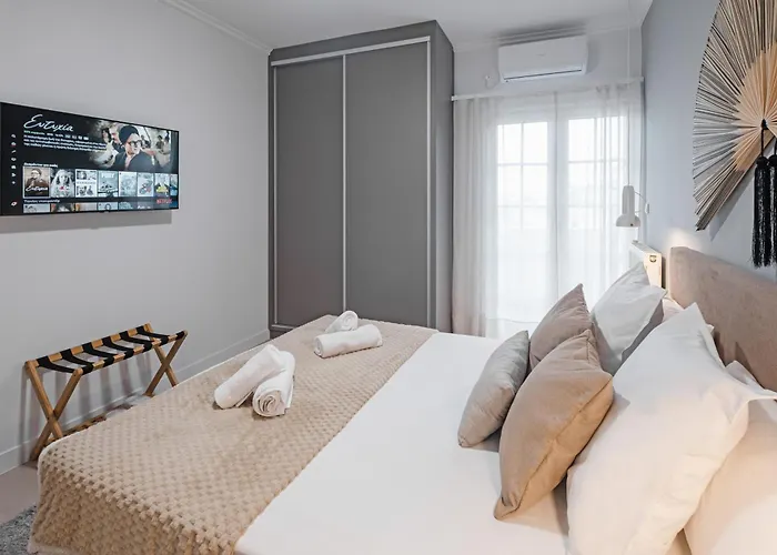 A Comfortable Stay With Balcony And Easy Parking Near Kalamata Center Apartment *