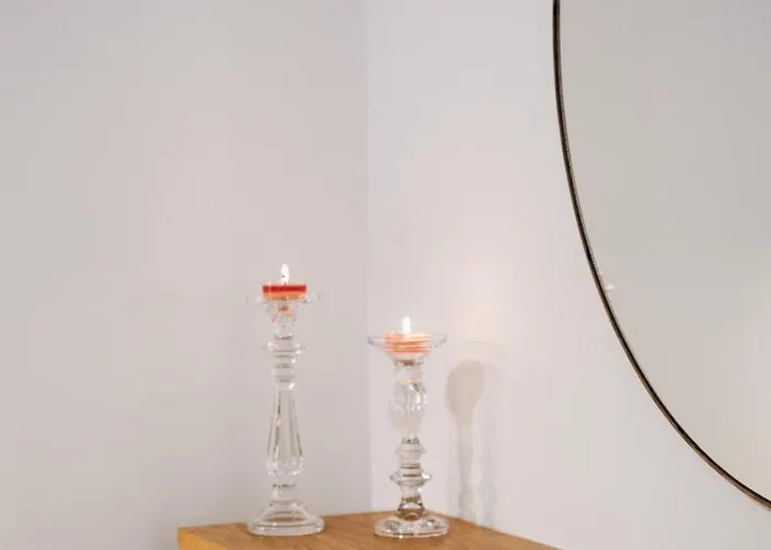 Luxury 60Sqm Apartment With Balcony & Easy Parking, 10Min From Center