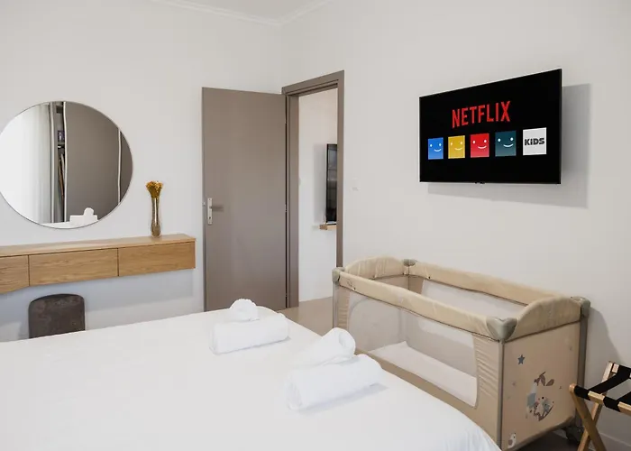 Luxury Suite, 10Min To Center, Quiet & Easy Parking Apartmán Kalamata