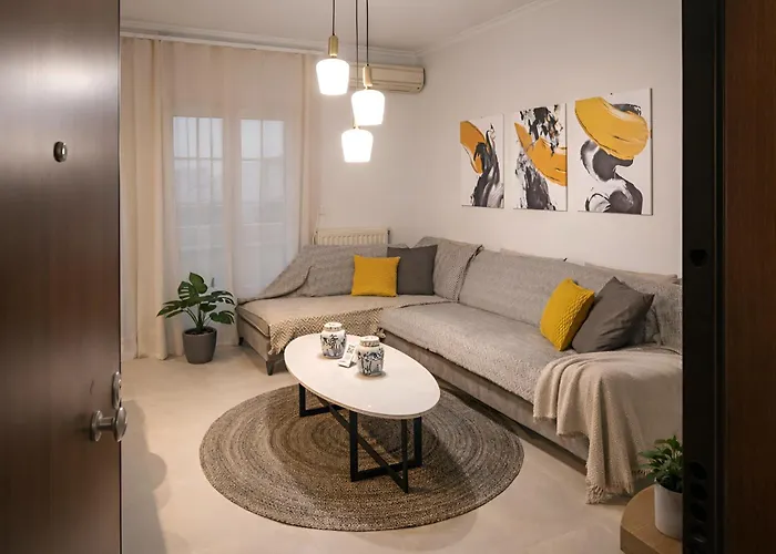 Luxury 60Sqm Apartment With Balcony & Easy Parking, 10Min From Center Apartament